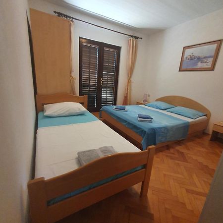 Apartments Karlo Omiš Pokoj fotografie